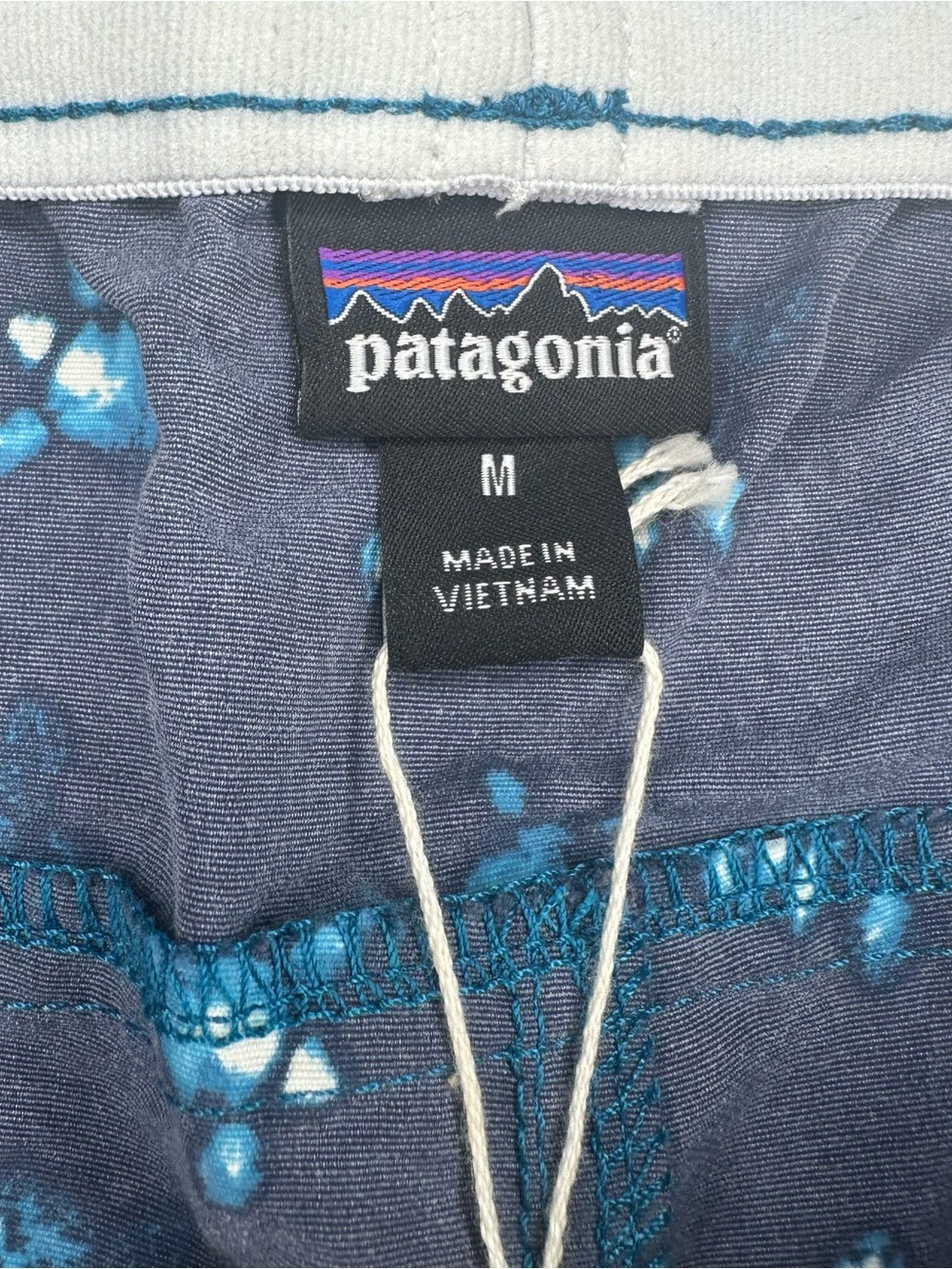 NWT Patagonia Women’s Baggies Shorts 5” Quick Dry Sea Turtle Size M - Picture 8 of 11